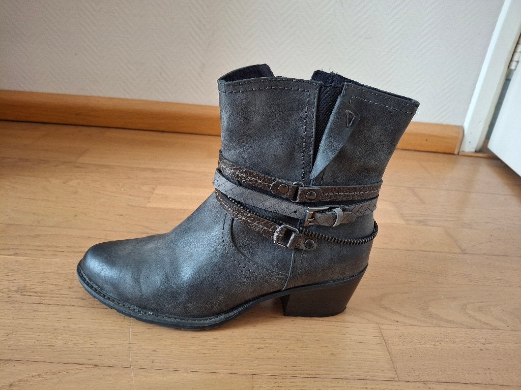 Enkellaarsjes maat 40, Zwart, Lage of Enkellaarzen, Ophalen of Verzenden, Zo goed als nieuw