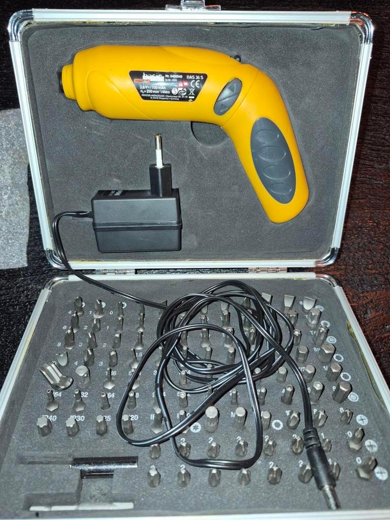 Draagbare Accuschroevendraaier met Bitset en Koffer, Ophalen of Verzenden, Zo goed als nieuw, Minder dan 400 watt, Boor- en Schroefmachine