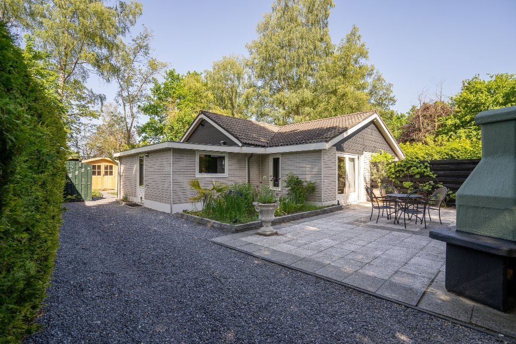 Recreatiewoning (steen) een riant perceel van 360 m2, Huizen en Kamers, Recreatiewoningen te koop, 55 m², Gelderland, 2 slaapkamers