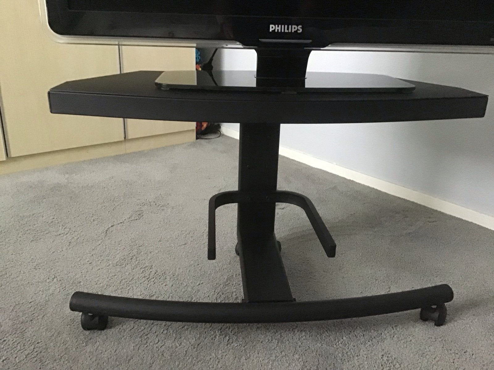 Stalen moderne design TV meubel op wielen met hoogte instell, Gebruikt, Minder dan 100 cm, Metaal, 25 tot 50 cm