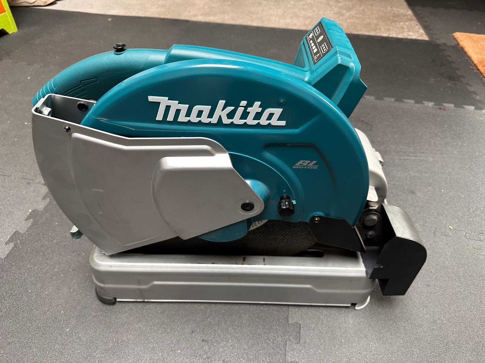 Makita DLW140 - 2x18V afkort slijpmachine 355 mm, Ophalen, Nieuw, Haakse slijper, Makita