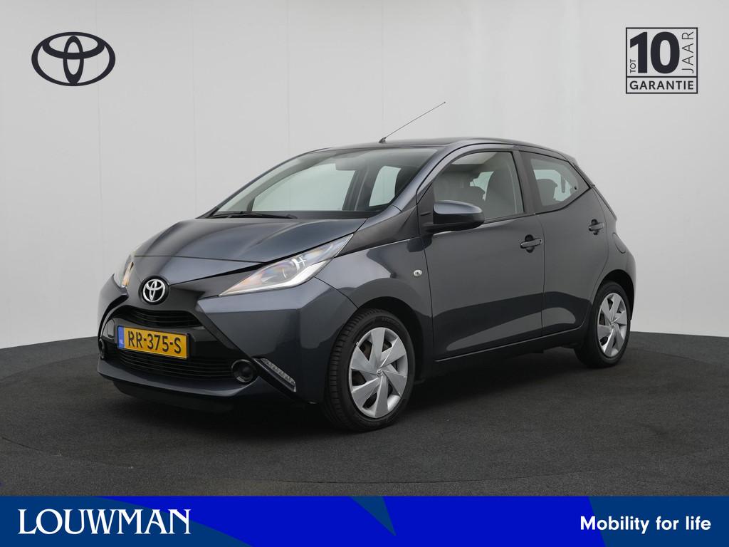 Toyota Aygo 1.0 VVT-i x-play | Achteruitrijcamera | Climate, Auto's, Toyota, Voorwielaandrijving, 12 maanden, Stof, Gebruikt