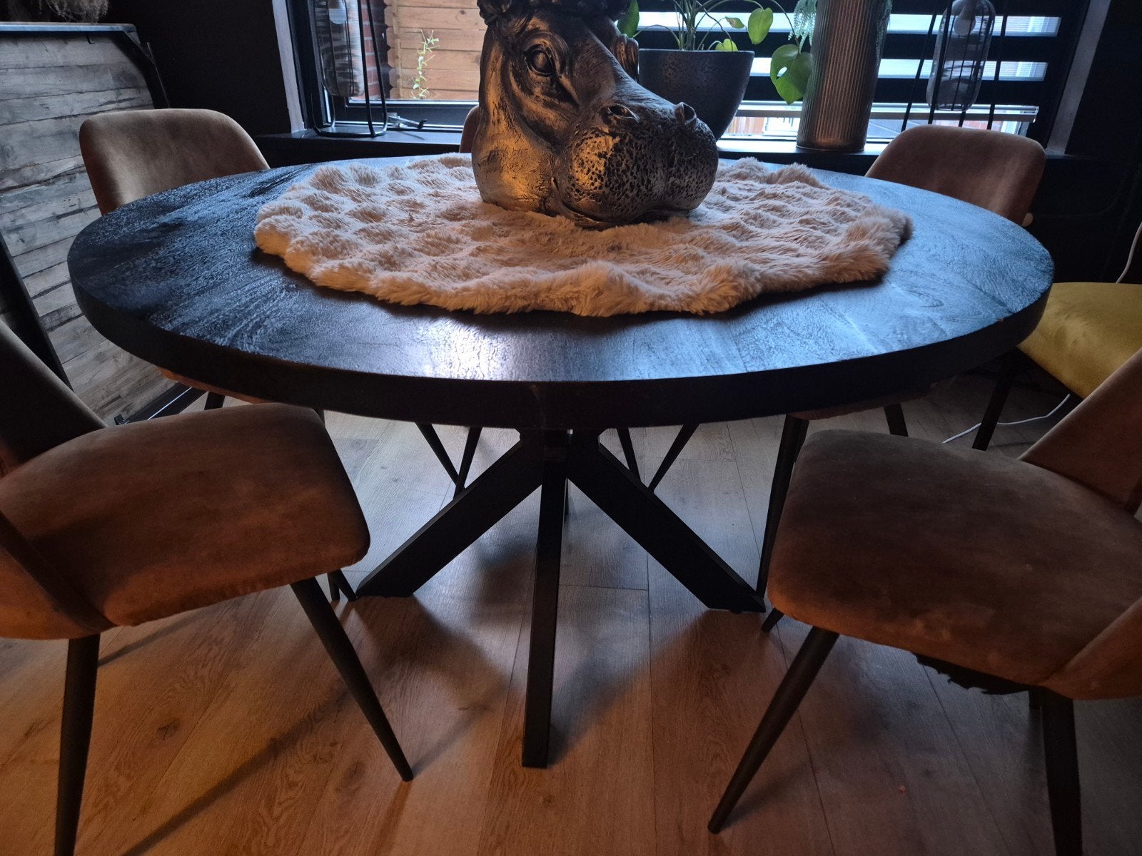 Ronde eettafel Zwart {1 jaar oud} !!, Ophalen, Rond, Zo goed als nieuw, 100 tot 150 cm