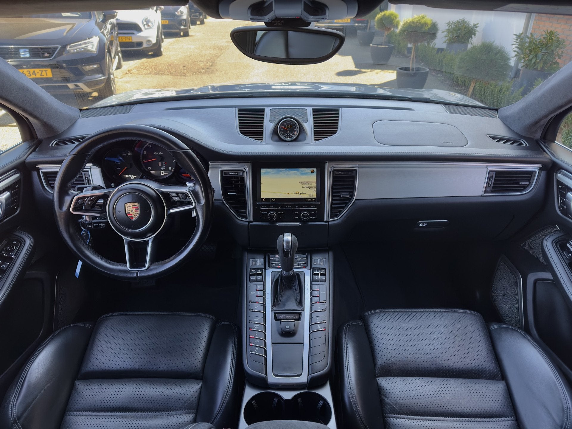 Porsche Macan 3.6 TURBO AUT7 400PK. LEDER NAVI SPORT-CHRONO, Auto's, Automaat, Dealer onderhouden, Gebruikt, 120 €/maand