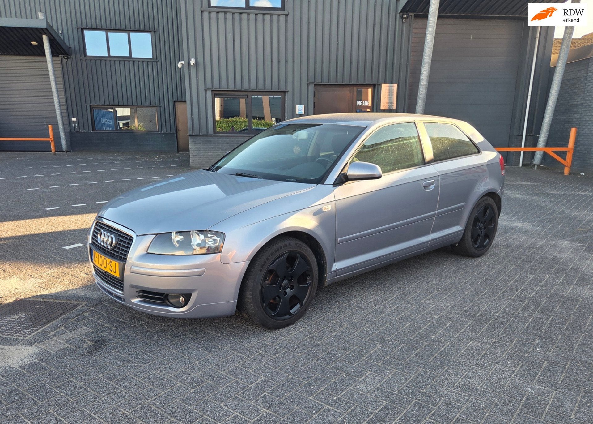 Audi A3 1.6 FSI Attraction Sportback Airco!, Auto's, 4 cilinders, 116 pk, Grijs, Euro 4