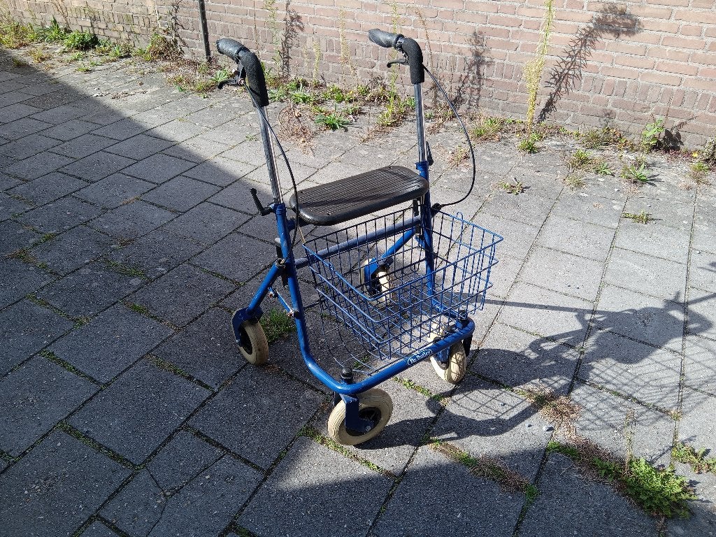 Rollator met mandje, Ophalen, Zo goed als nieuw