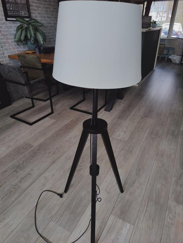 Sta lamp met 3 poten, Ophalen, Zo goed als nieuw, 150 tot 200 cm