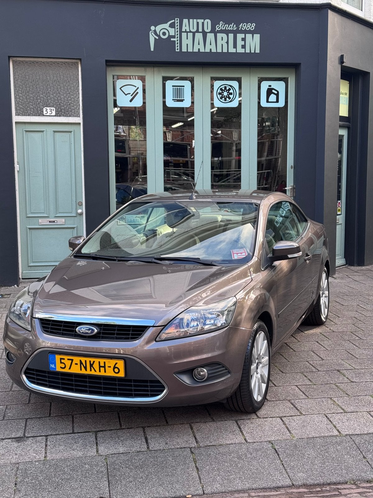 Ford Focus 2.0 Cabrio Titanium NAP Keyless PDC, Beige, 4 cilinders, Cabriolet, 4 stoelen