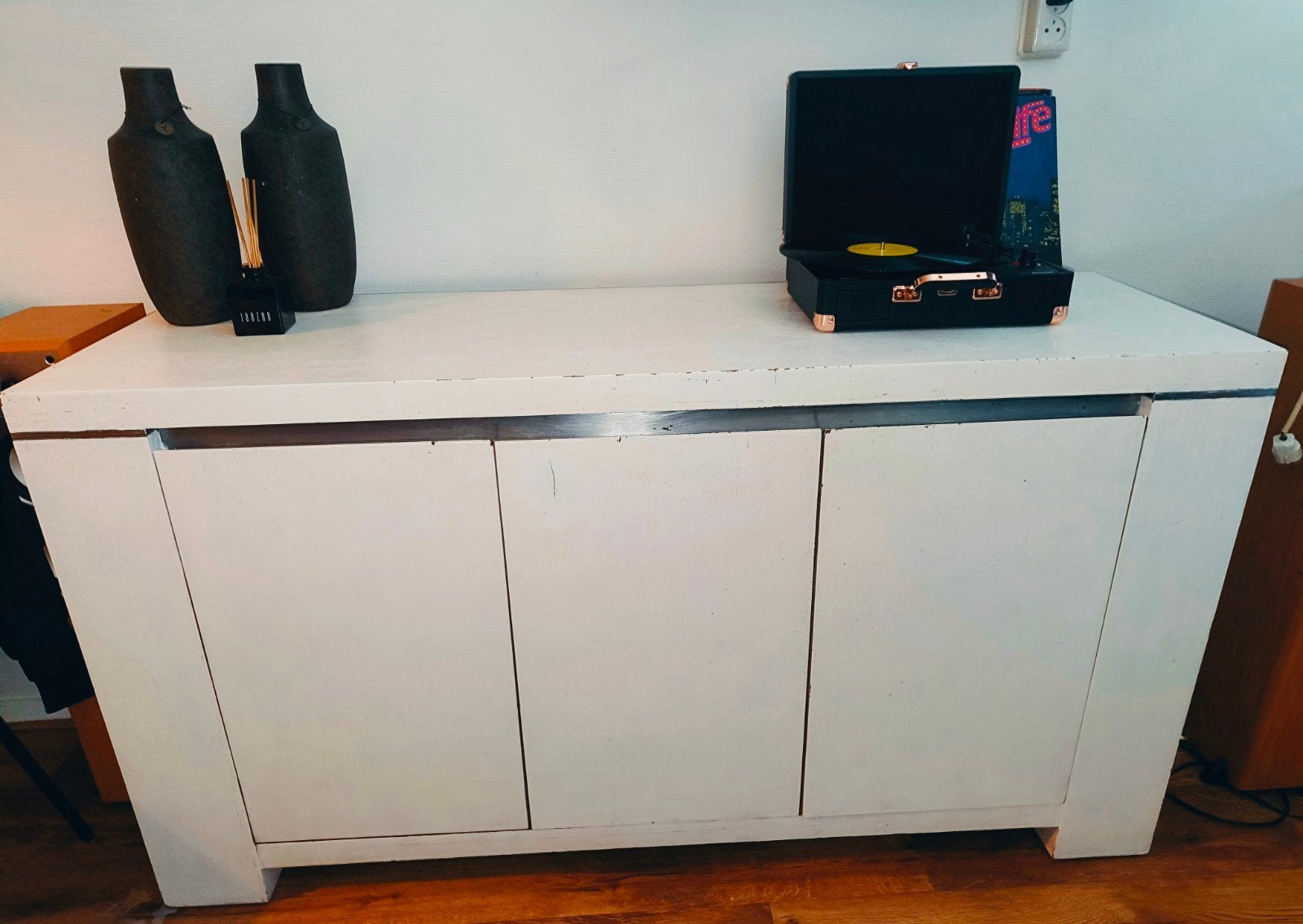 Wit dressoir met 3 deuren, Huis en Inrichting, Ophalen, Gebruikt, 150 tot 200 cm, Overige houtsoorten