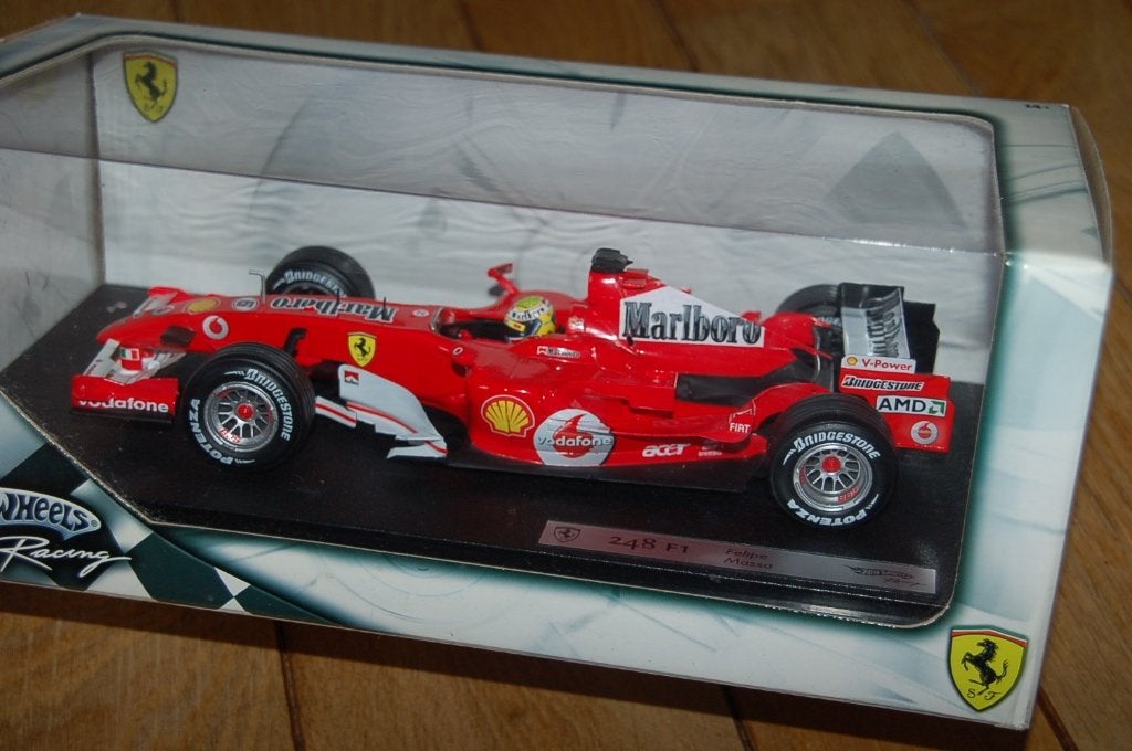 1:18 FERRARI F1 248F1 Marlboro Massa Hotwheels WRH, Verzenden, Zo goed als nieuw, Auto, Hot Wheels