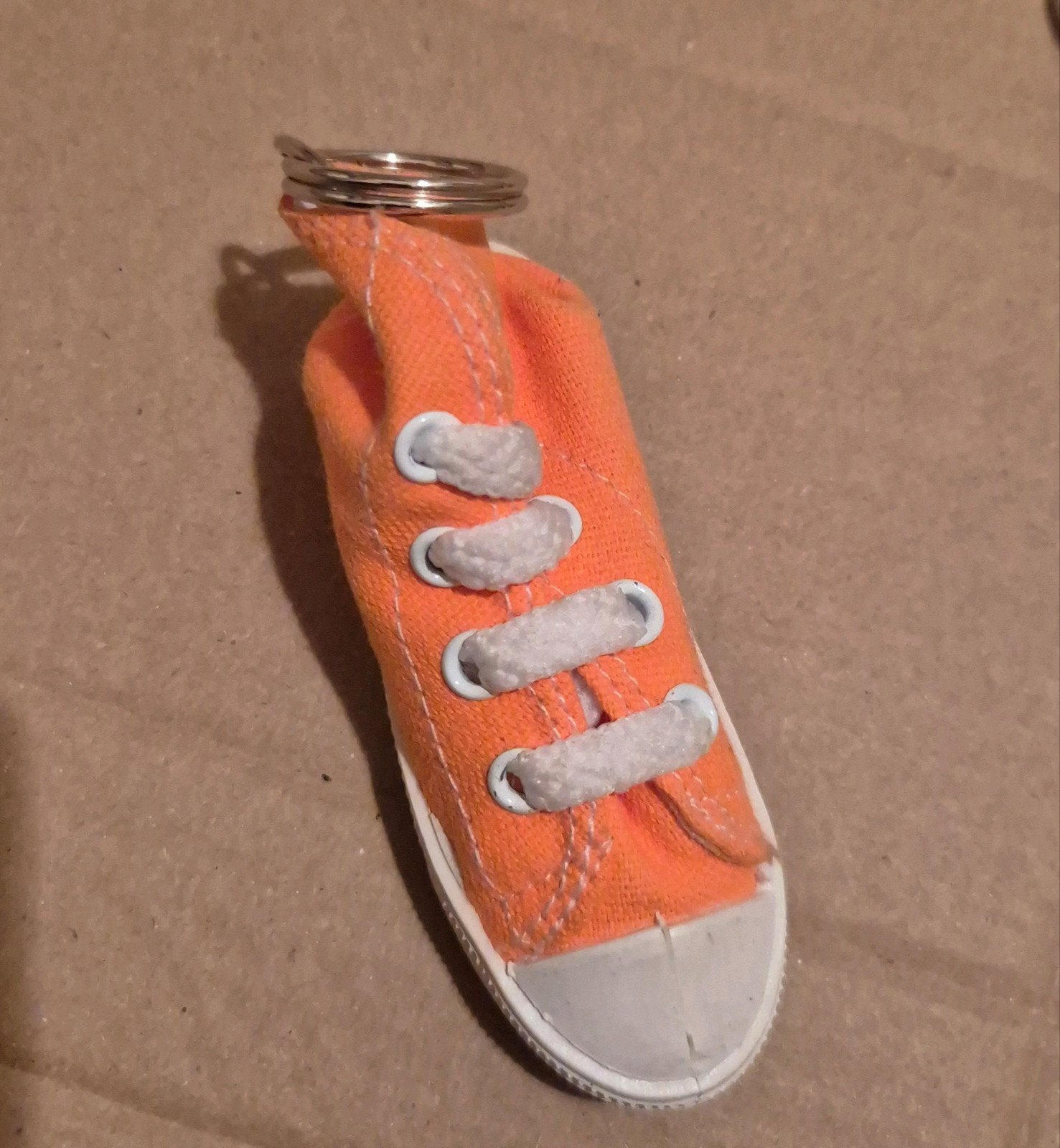 sleutelhanger schoen (allstars model), Ophalen of Verzenden