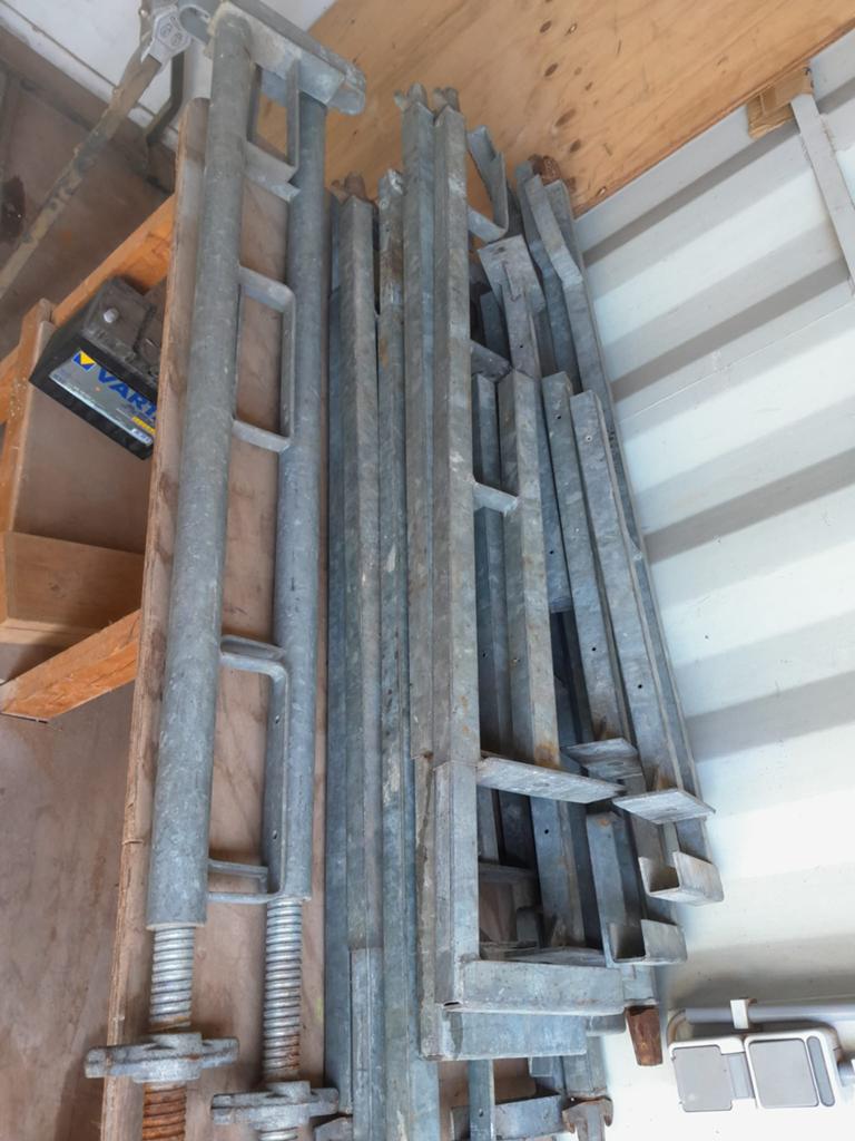 Klem balusters / dakrand beveiliging 13 stuks, Ophalen, Gebruikt, Overige typen, Minder dan 2 meter