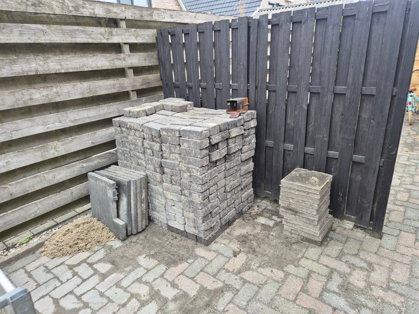 Gebruikte betonklinkers voor tuin of oprit, Ophalen, Gebruikt, Klinkers, 10 m² of meer