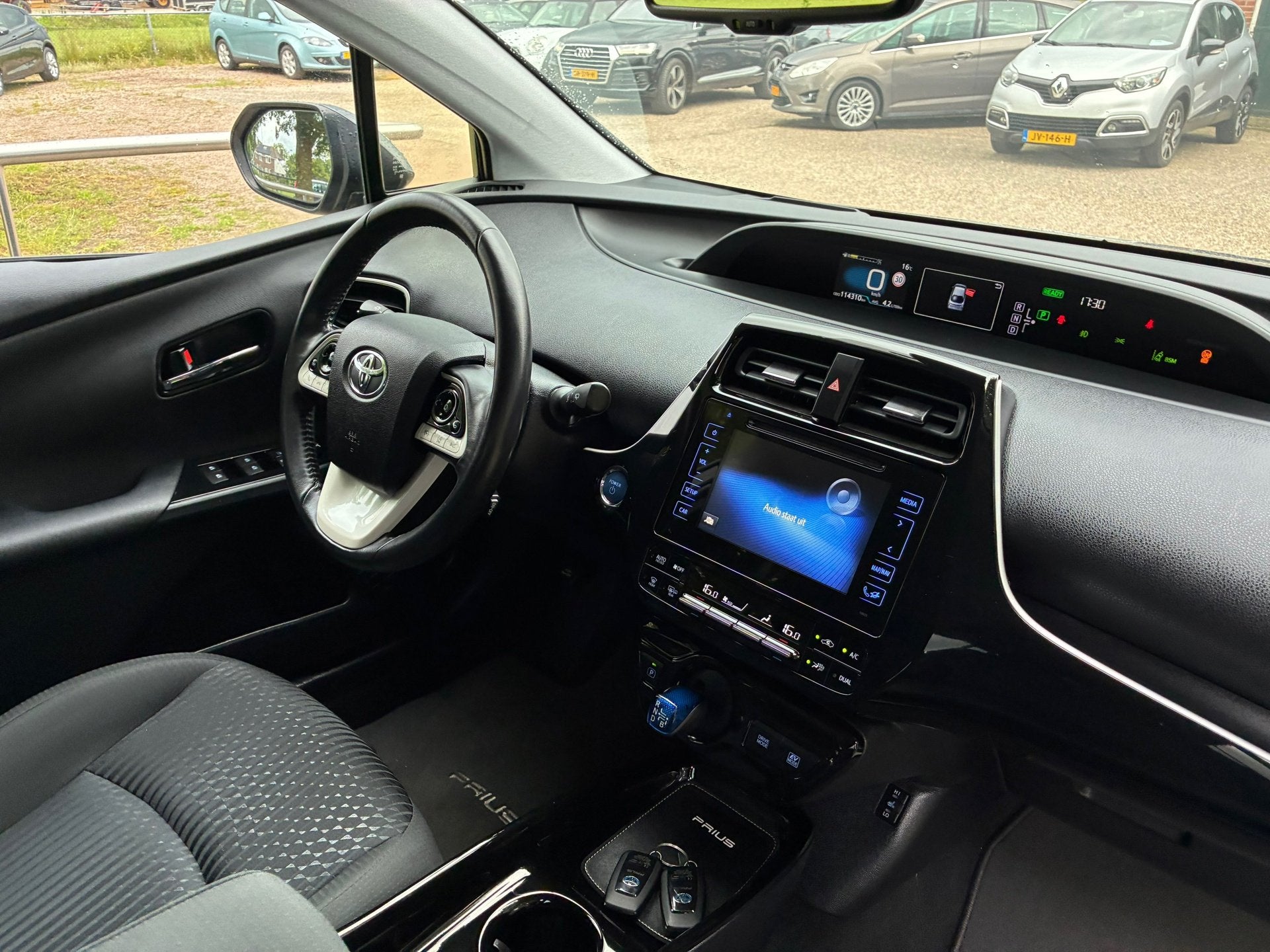 Toyota Prius 1.8 Dynamic | Navi + Clima + Cruise + Camera +, Auto's, Toyota, 8 kWh, Stof, Automatische klimaatregeling, Bedrijf
