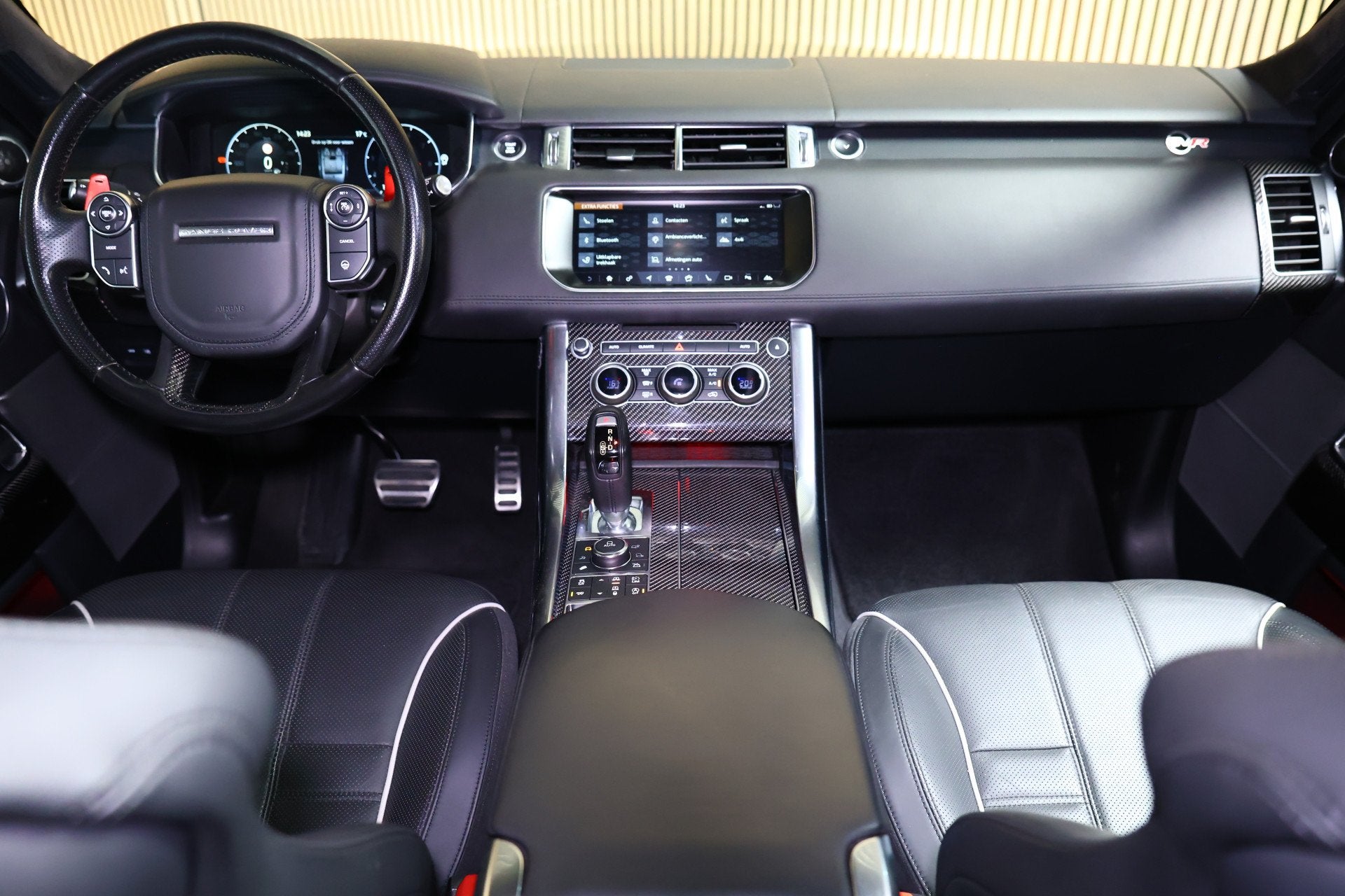 Land Rover Range Rover Sport 5.0 V8 Supercharged SVR Carbon, Auto's, Land Rover, Automaat, Lichtsensor, 3000 kg, Zwart