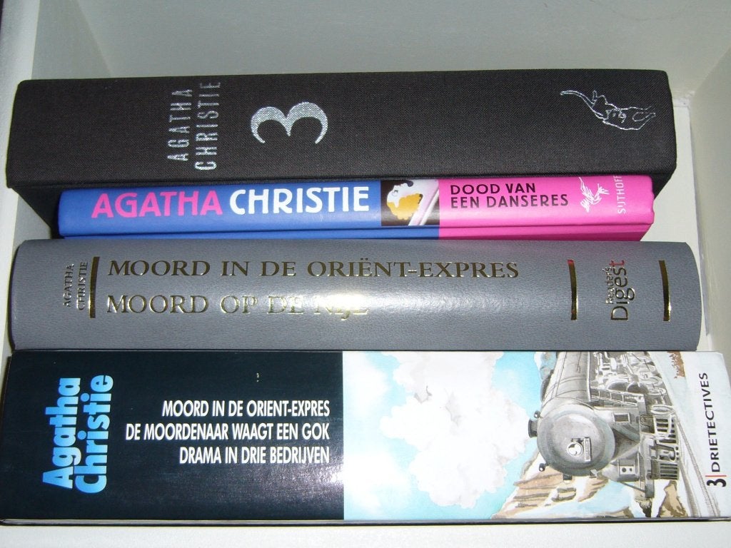 Agatha Christie vijfling Heilzame vergif Kleine negertjes ea, Ophalen of Verzenden, Gelezen, Agatha Christie