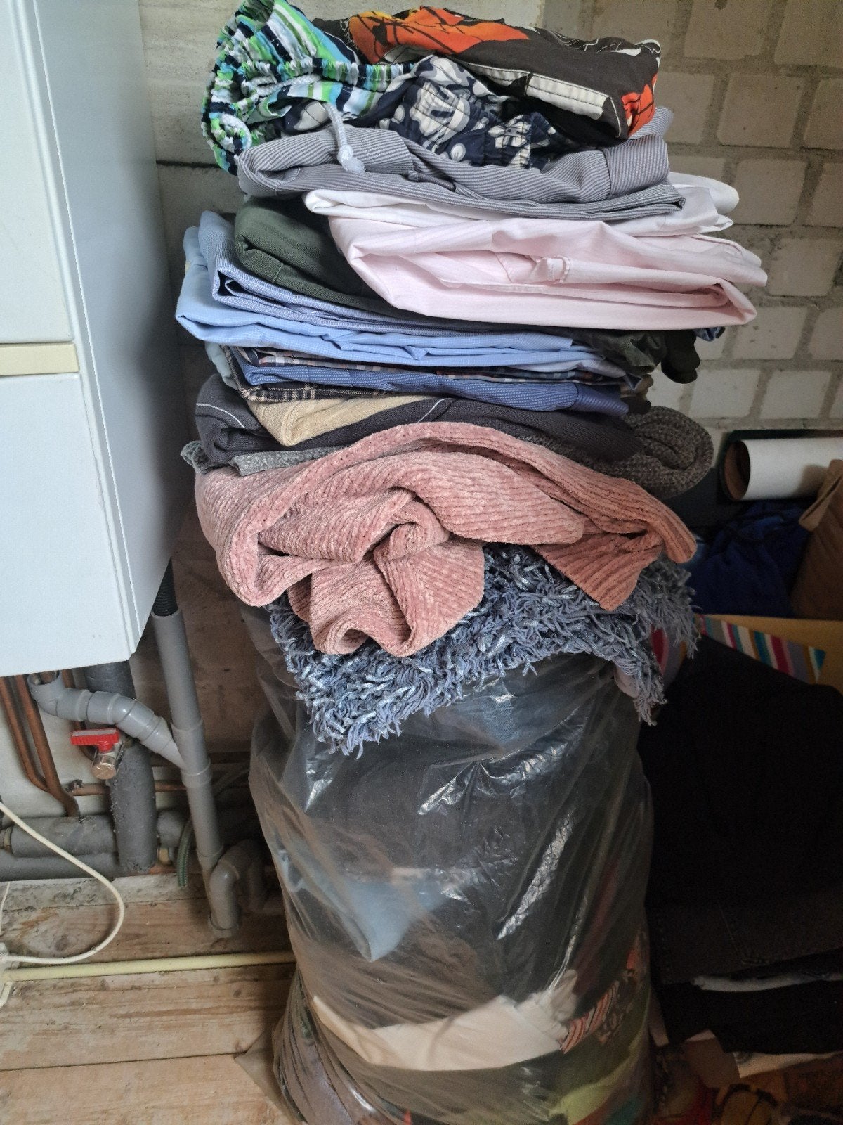 Grote partij dameskleding (maat 48/50) en wat herenkleding, Kleding | Dames, Overige Dameskleding, Ophalen of Verzenden