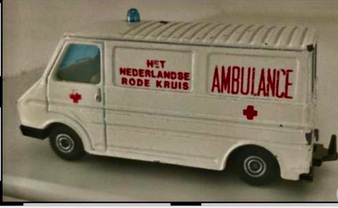 Te koop, Ambulance  Miniatuur  C 35, Ophalen of Verzenden, Gebruikt, Auto