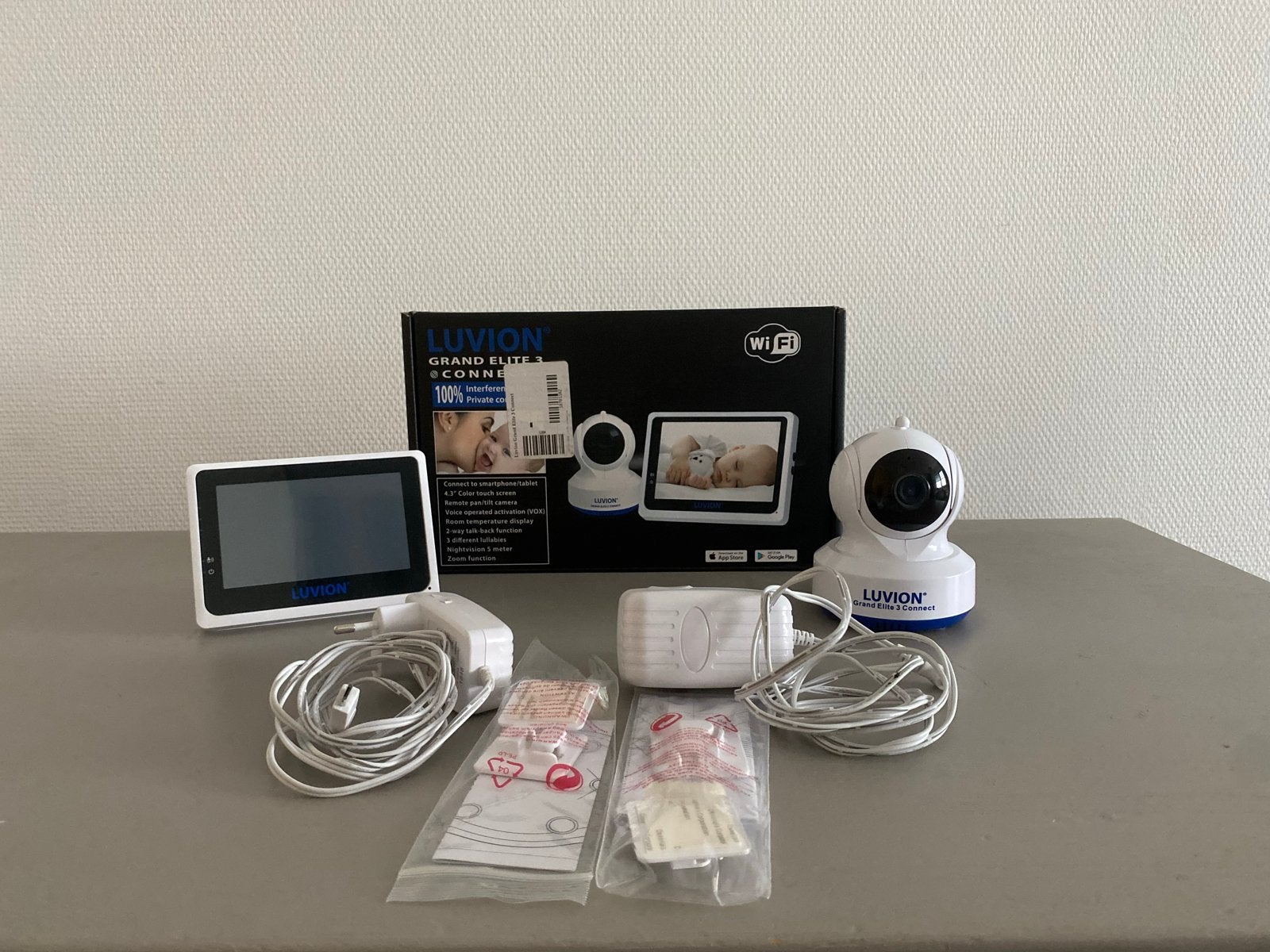 Luvion Grand Elite 3 Connect Babyfoon met camera en wifi, Kinderen en Baby's, Babyfoons, Verzenden, Zo goed als nieuw, 250 meter of meer