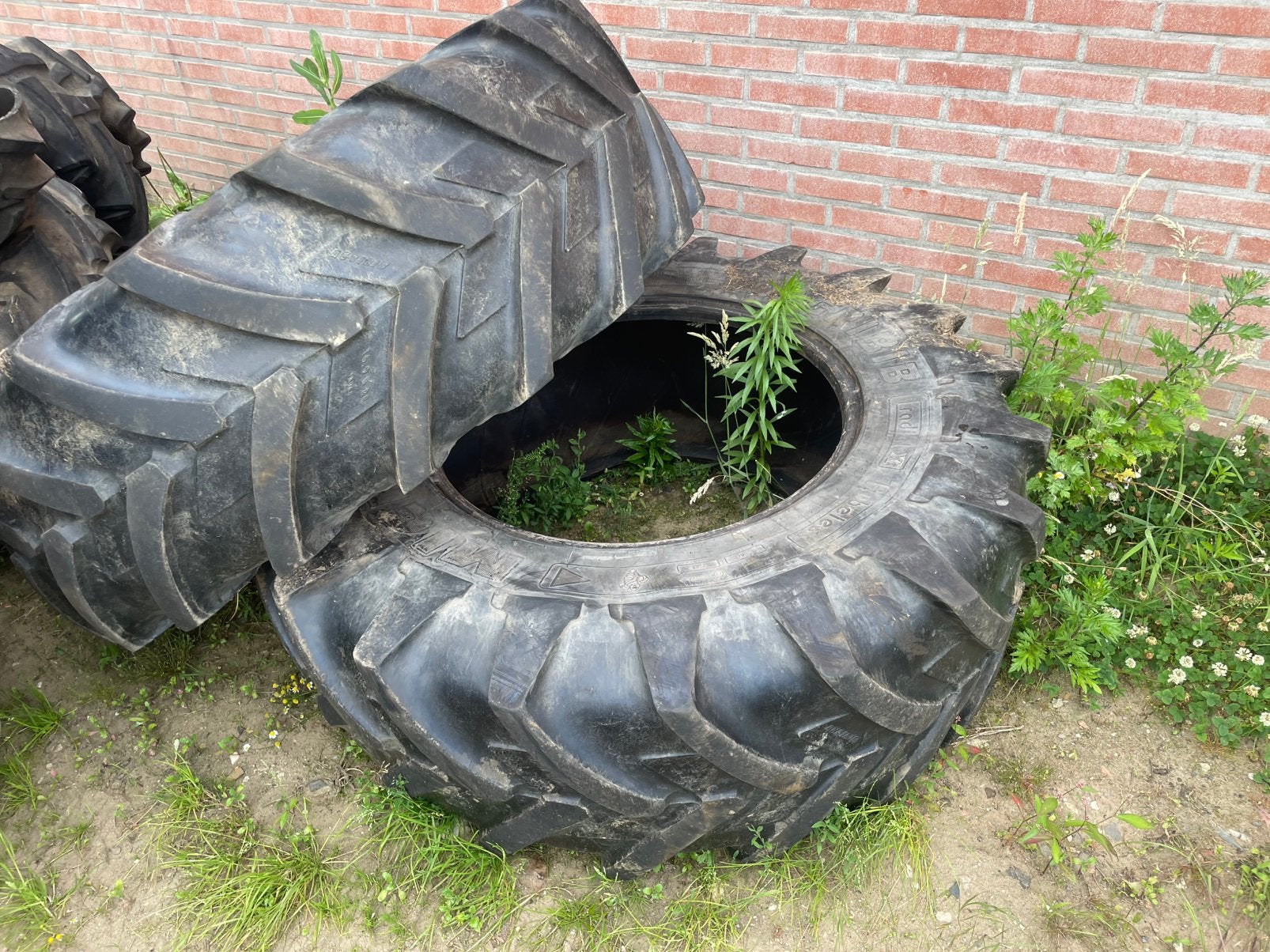 Michelin banden 16.9R28, Ophalen
