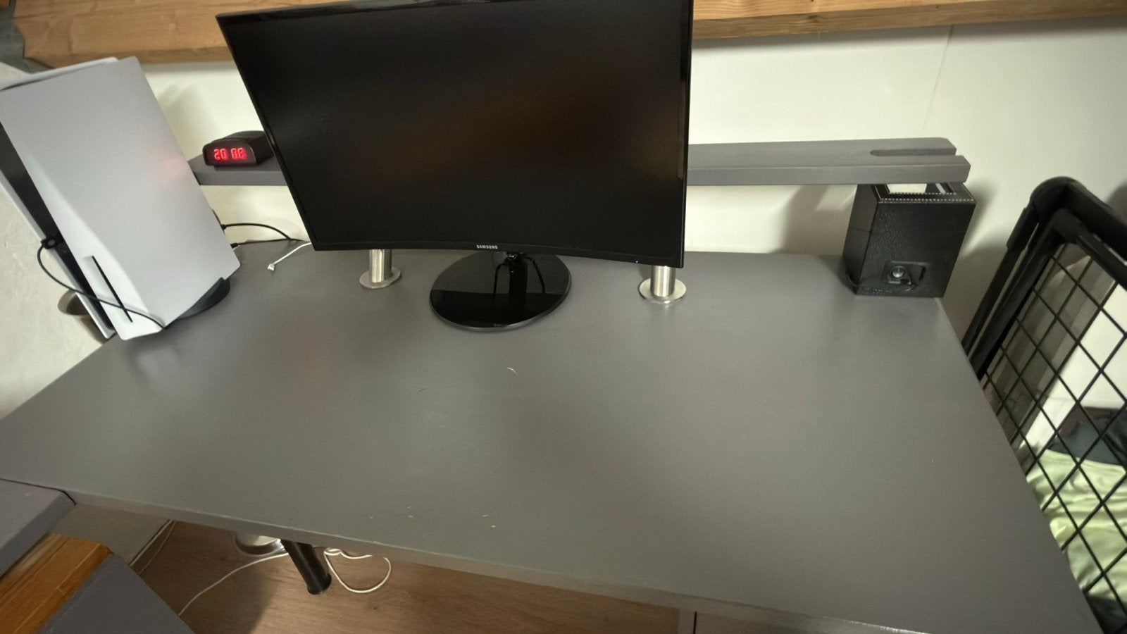 Bureau met plank, ladenkast, tafelpoot, Ophalen, Gebruikt, 65 cm, 132 cm