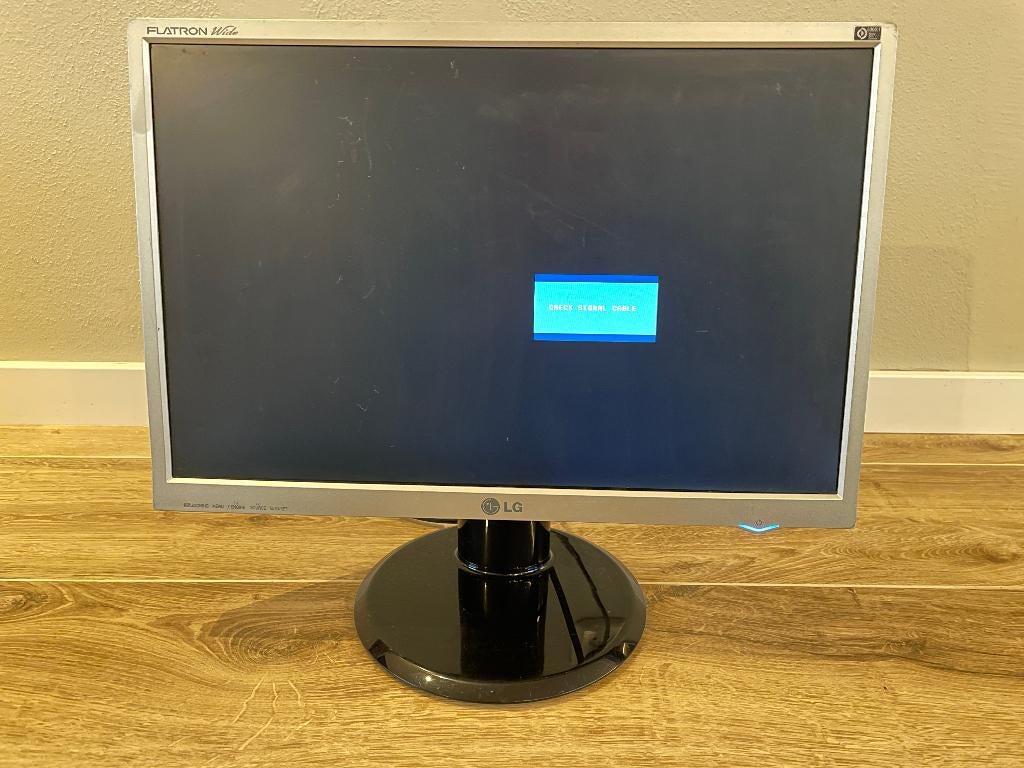 LG monitor 22 inch, LG Flatron L226WTQ-S, Gaming, Gebruikt, Full HD, Ophalen of Verzenden