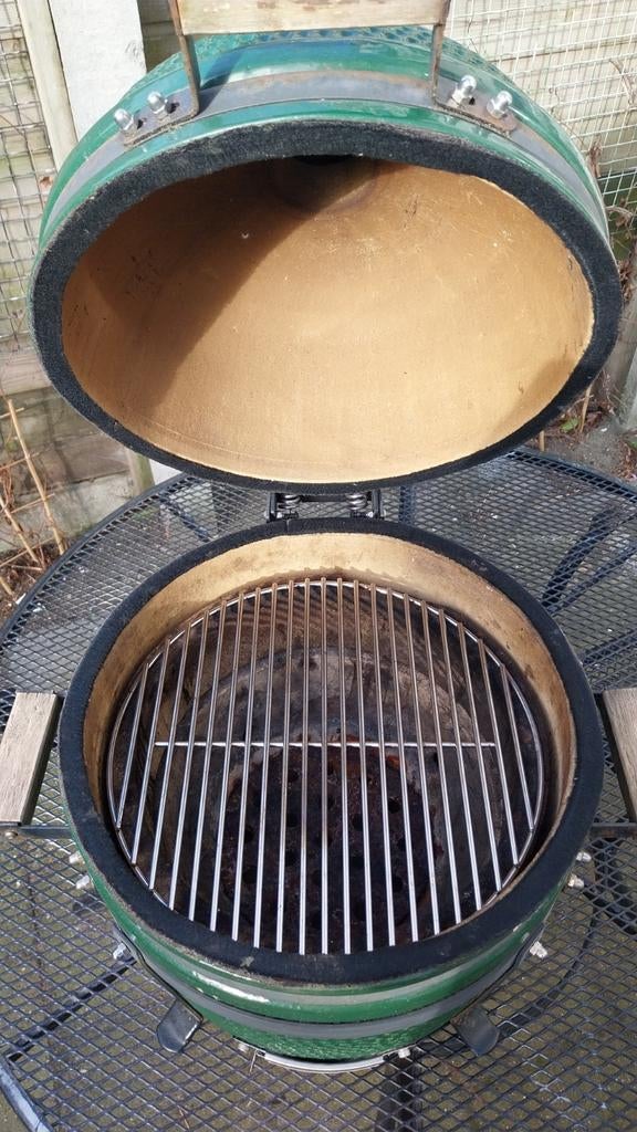 'Green Egg' Barbecue - Compact en Klaar voor Gebruik, Ophalen, Zo goed als nieuw, Onbekend, Met accessoires