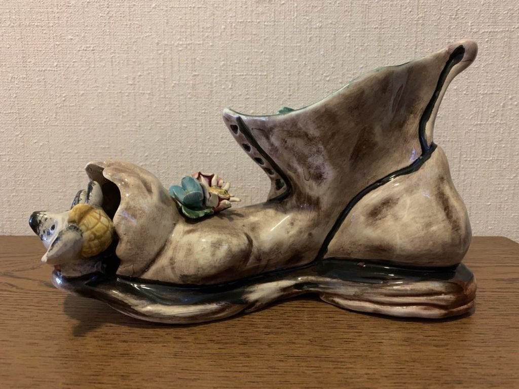 Beeld van Oude Schoen met Muis of Rat van Porselein, Verzenden