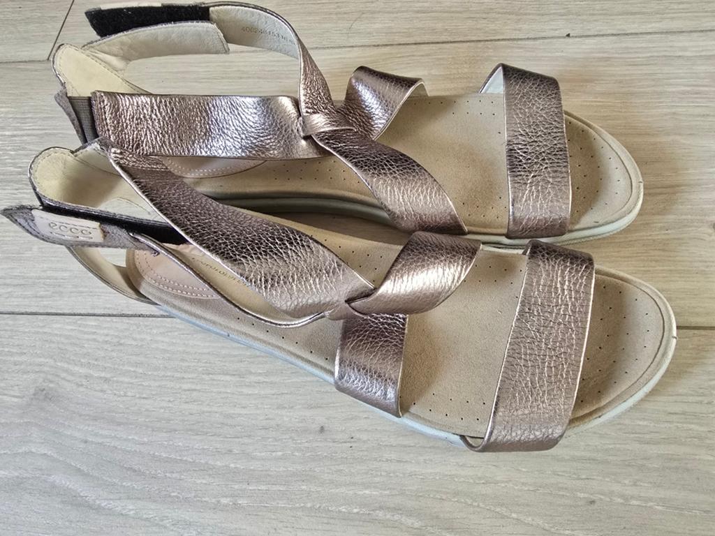 Ecco sandalen goud 40, Kleding | Dames, Schoenen, Ophalen of Verzenden, Overige typen