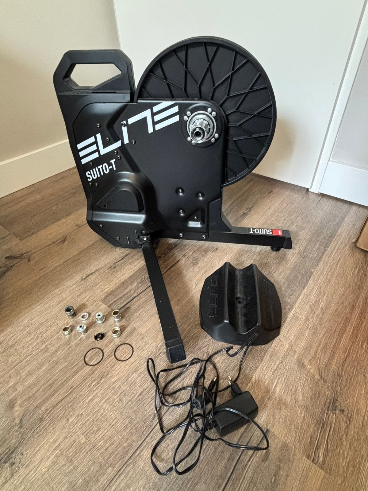 Elite SUITO-T fietstrainer incl gratis adapters en cassette, Sport en Fitness, Wielrennen, Ophalen, Gebruikt, Overige typen