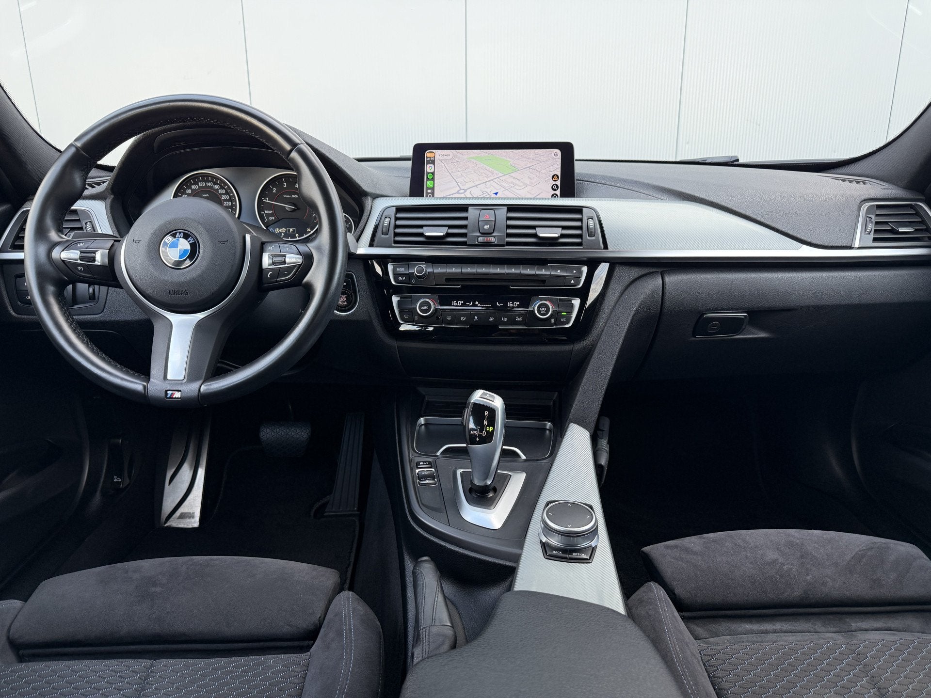 BMW 3 Serie Touring 318i Executive Automaat M-Pakket, Dealer onderhouden, Gebruikt, Euro 6, Zwart