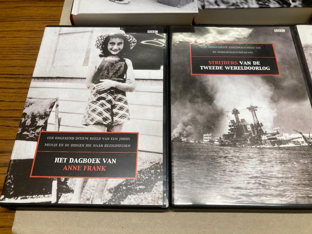 De geschiedenis van de 2e wereldoorlog 4 boeken & 3 DVD' s, Ophalen of Verzenden, 19e eeuw, Zo goed als nieuw, Europa