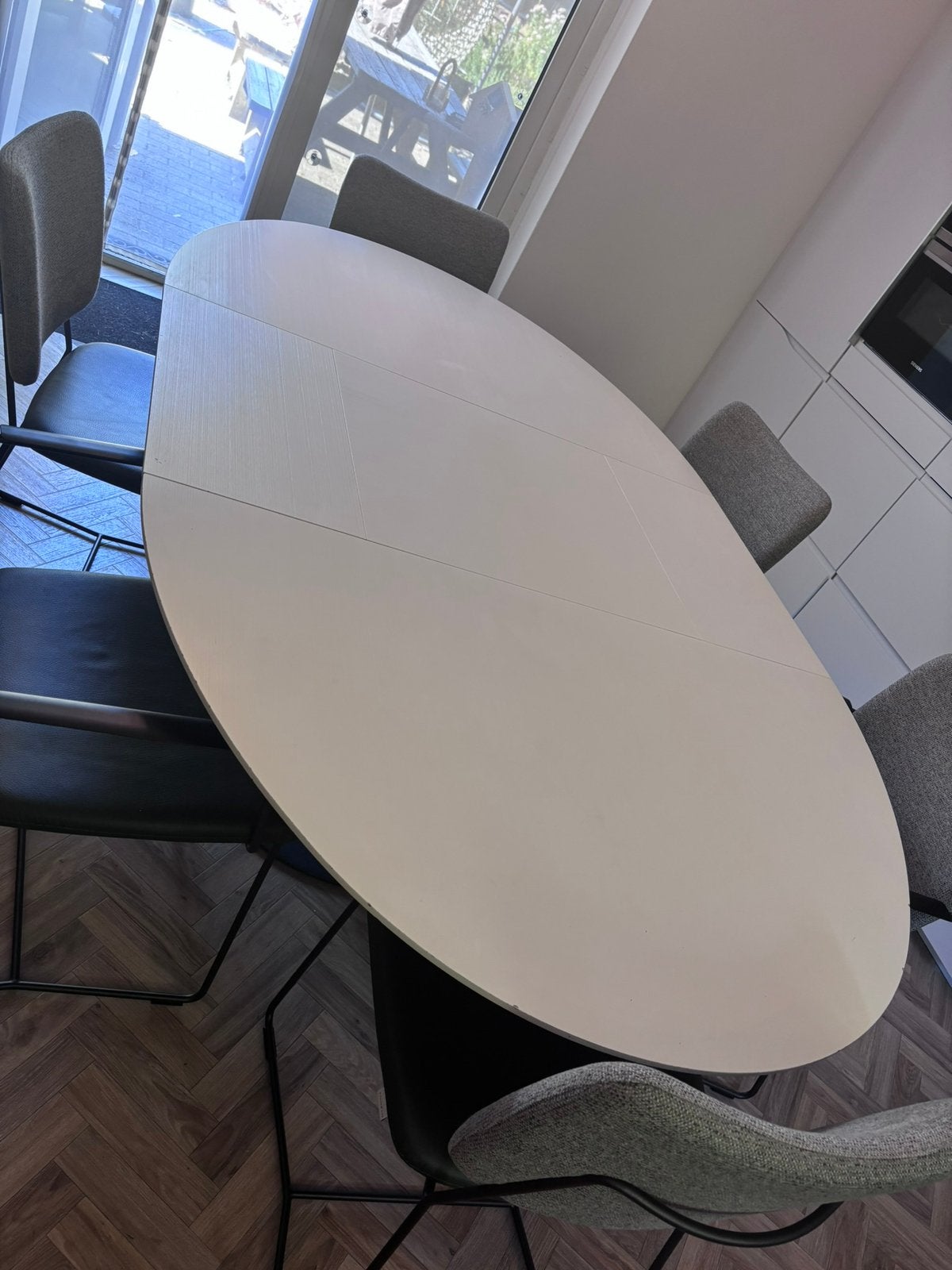 Leolux Calbuco eettafel, Huis en Inrichting, Tafels | Eettafels, Ophalen, Gebruikt, 100 tot 150 cm, 200 cm of meer