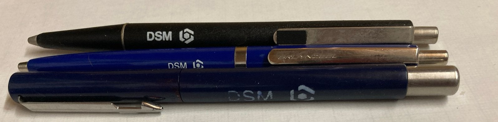 DSM Pennenset: 2 Balpennen en 1 Fineliner, Overige merken, Gebruikt, Balpen, Ophalen of Verzenden