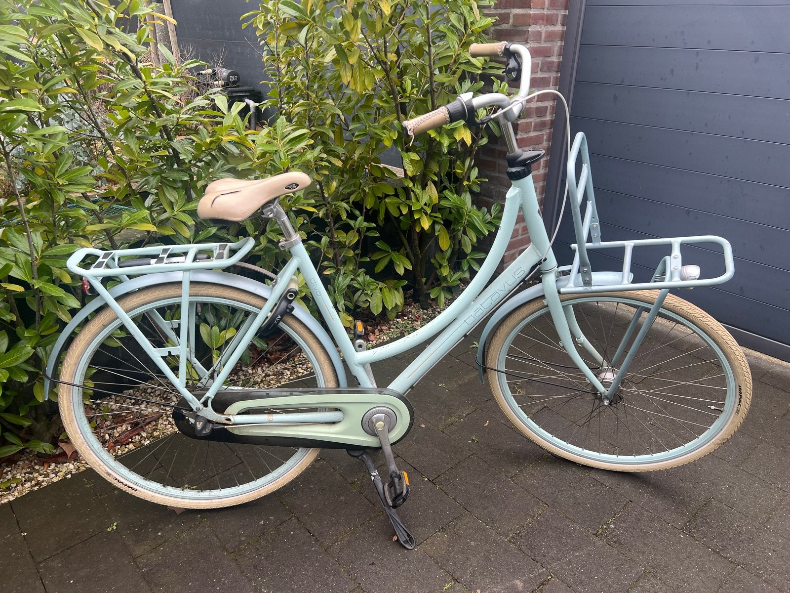 Batavus fiets met rekje - Lichtblauw, Fietsen en Brommers, Fietsen | Dames | Damesfietsen, Ophalen, Gebruikt, Velgrem, Versnellingen