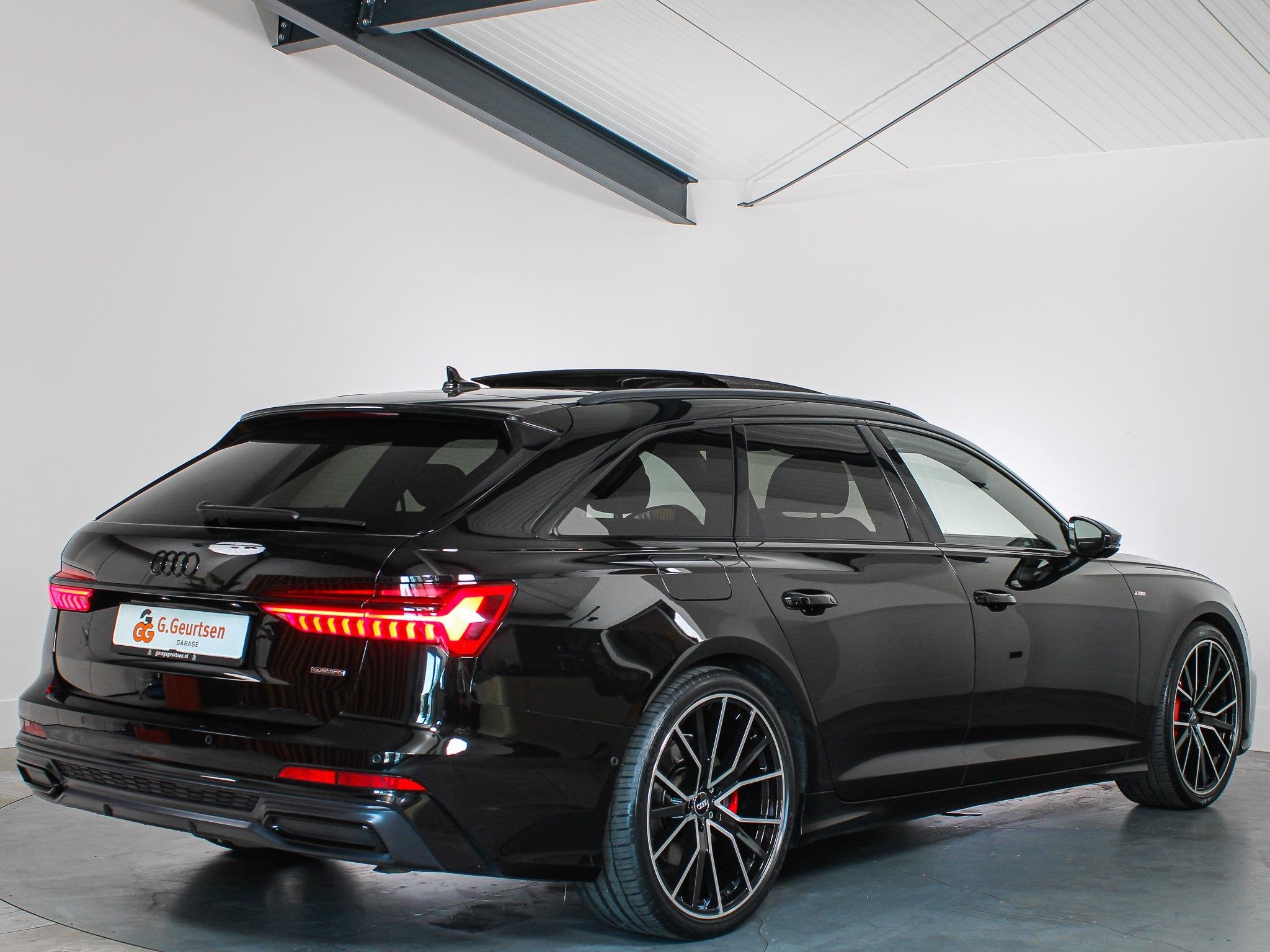 Audi A6 Avant 55 TFSI e quattro 2X S-line Competition Panora, Automaat, Gebruikt, 4 cilinders, Leder en Stof