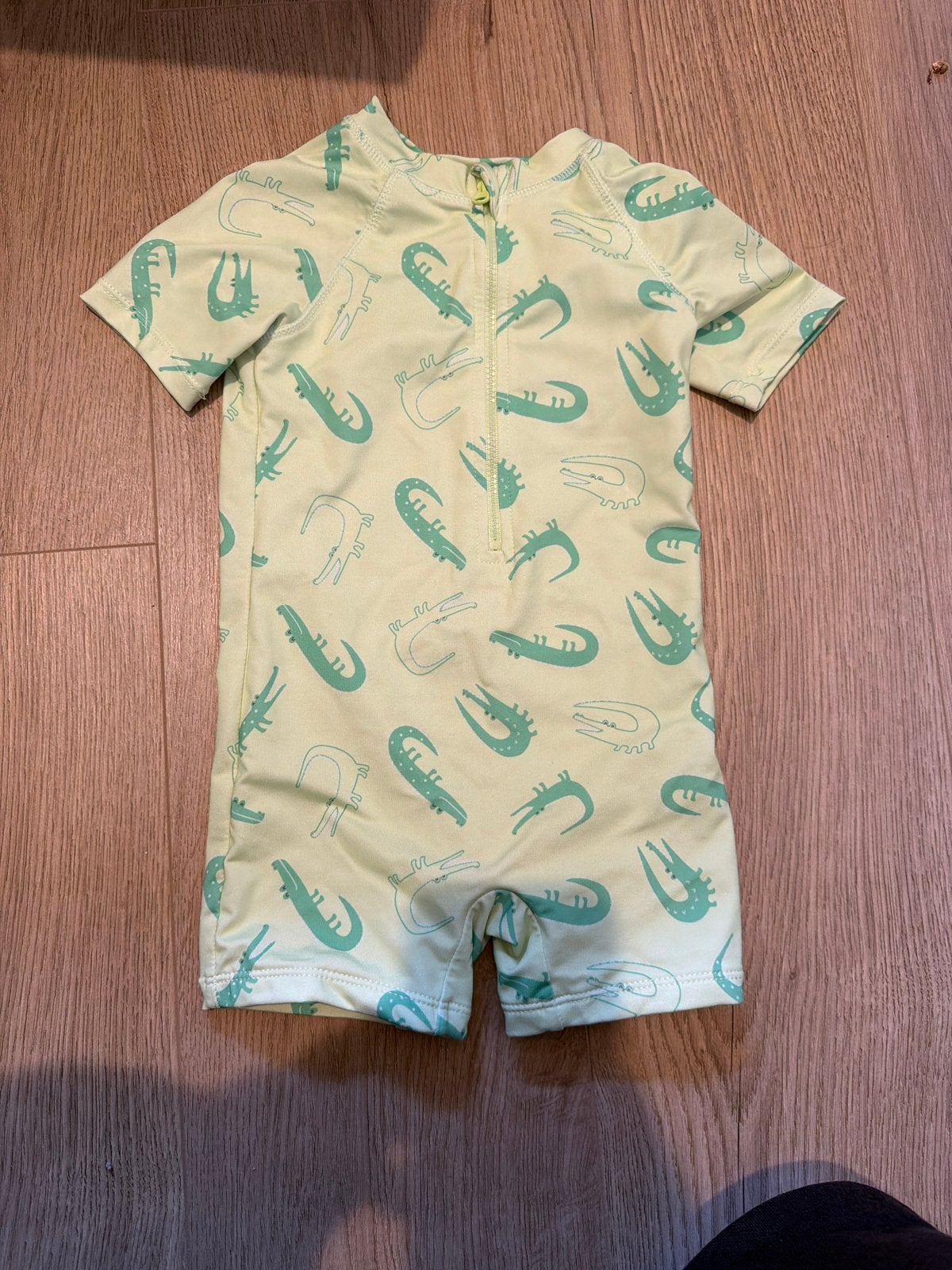 Zara UV-zwempakje met krokodillenprint - Maat 92, UV-zwemkleding, Ophalen of Verzenden, Zo goed als nieuw, Zwembroek