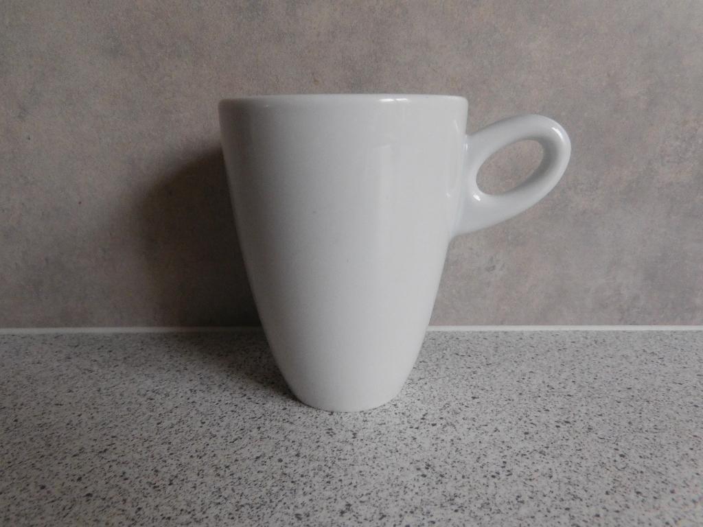 Mok 200 ml. Crème Alta Walküre, Huis en Inrichting, Ophalen of Verzenden, Zo goed als nieuw, Overige stijlen, Kop(pen) en/of Schotel(s)