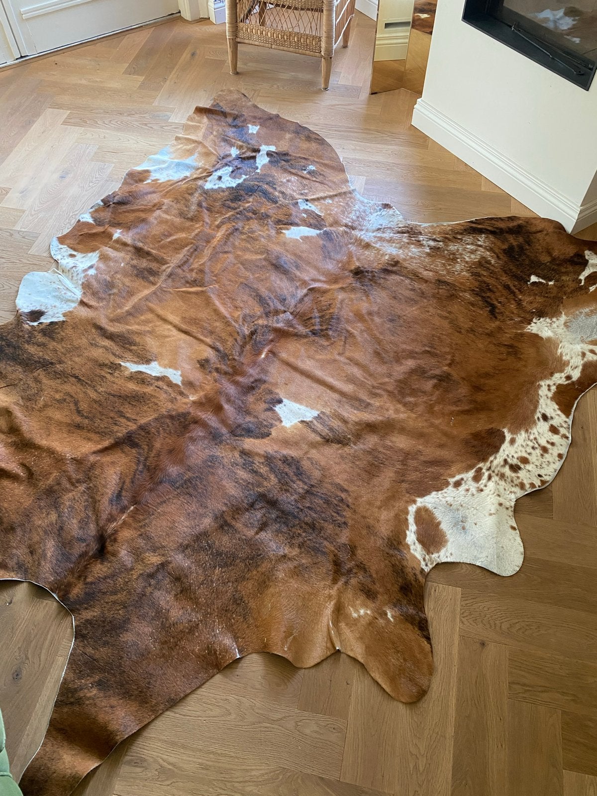 Bruin wit gevlekt koeienkleed - Zo goed als nieuw, Huis en Inrichting, Bruin, Ophalen of Verzenden, Zo goed als nieuw, 200 cm of meer