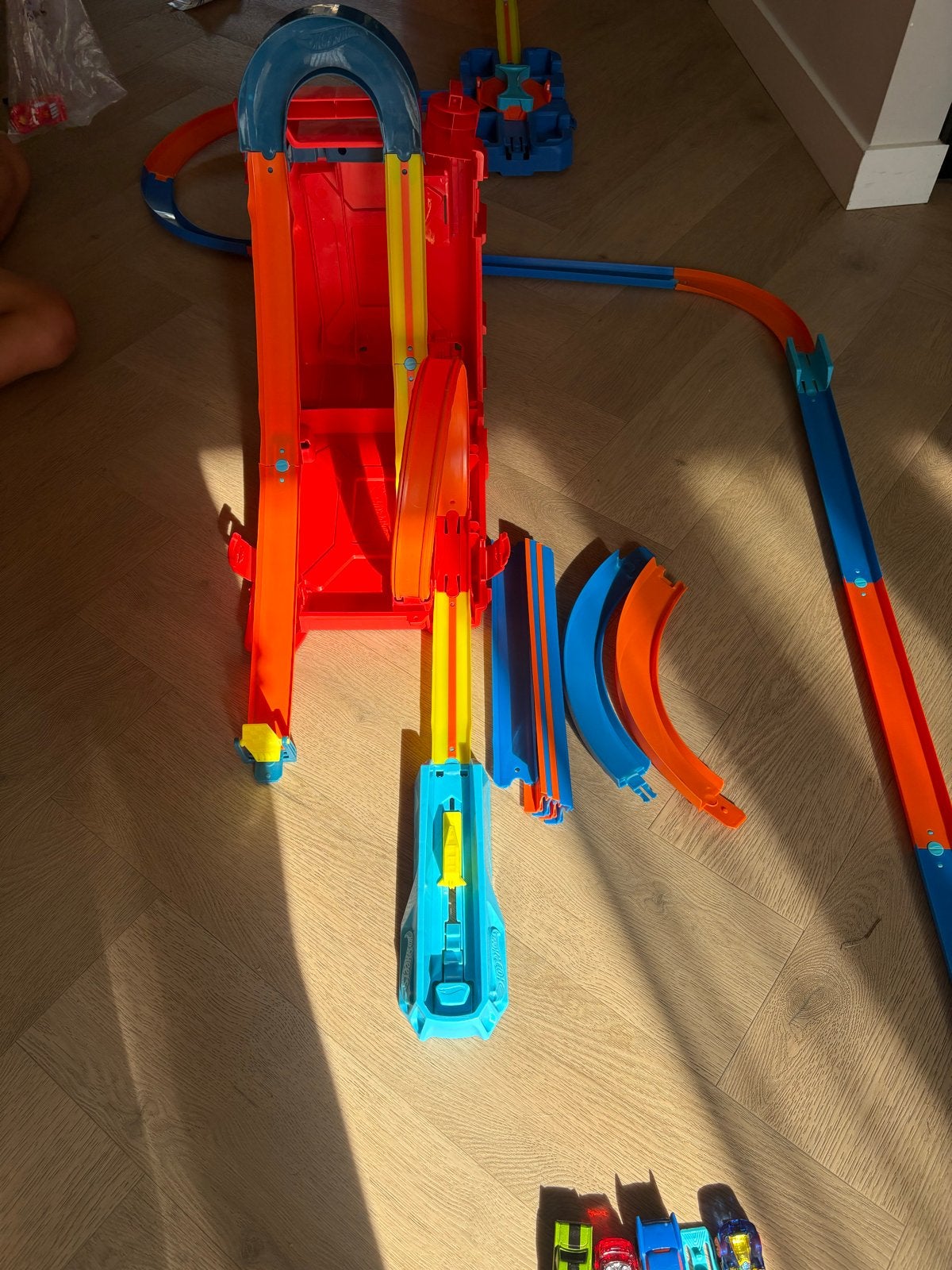 Hot Wheels set met koffer en 3 auto’s, Ophalen, Gebruikt