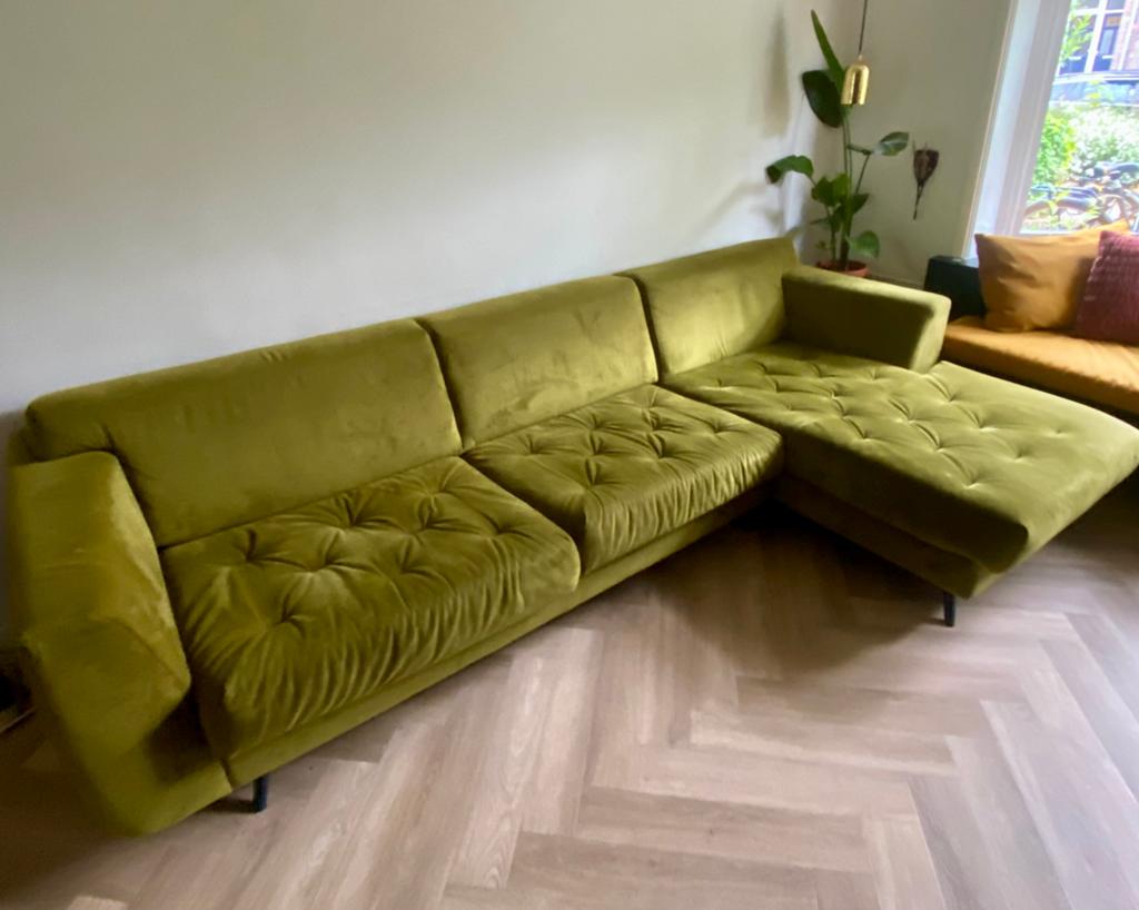 Mooie trendy Henders & Hazel bank, olijfgroen, Huis en Inrichting, Banken | Bankstellen, Ophalen, Gebruikt, Vierpersoons of meer