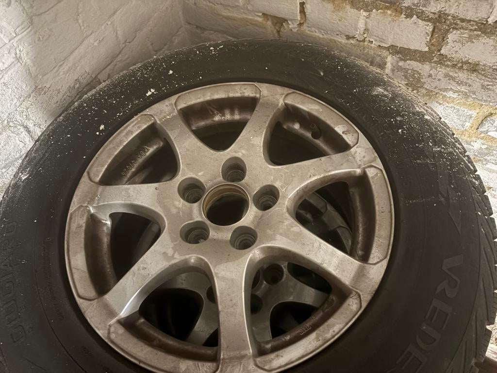 Kia sportage winterbanden 215-70-R16, Ophalen of Verzenden