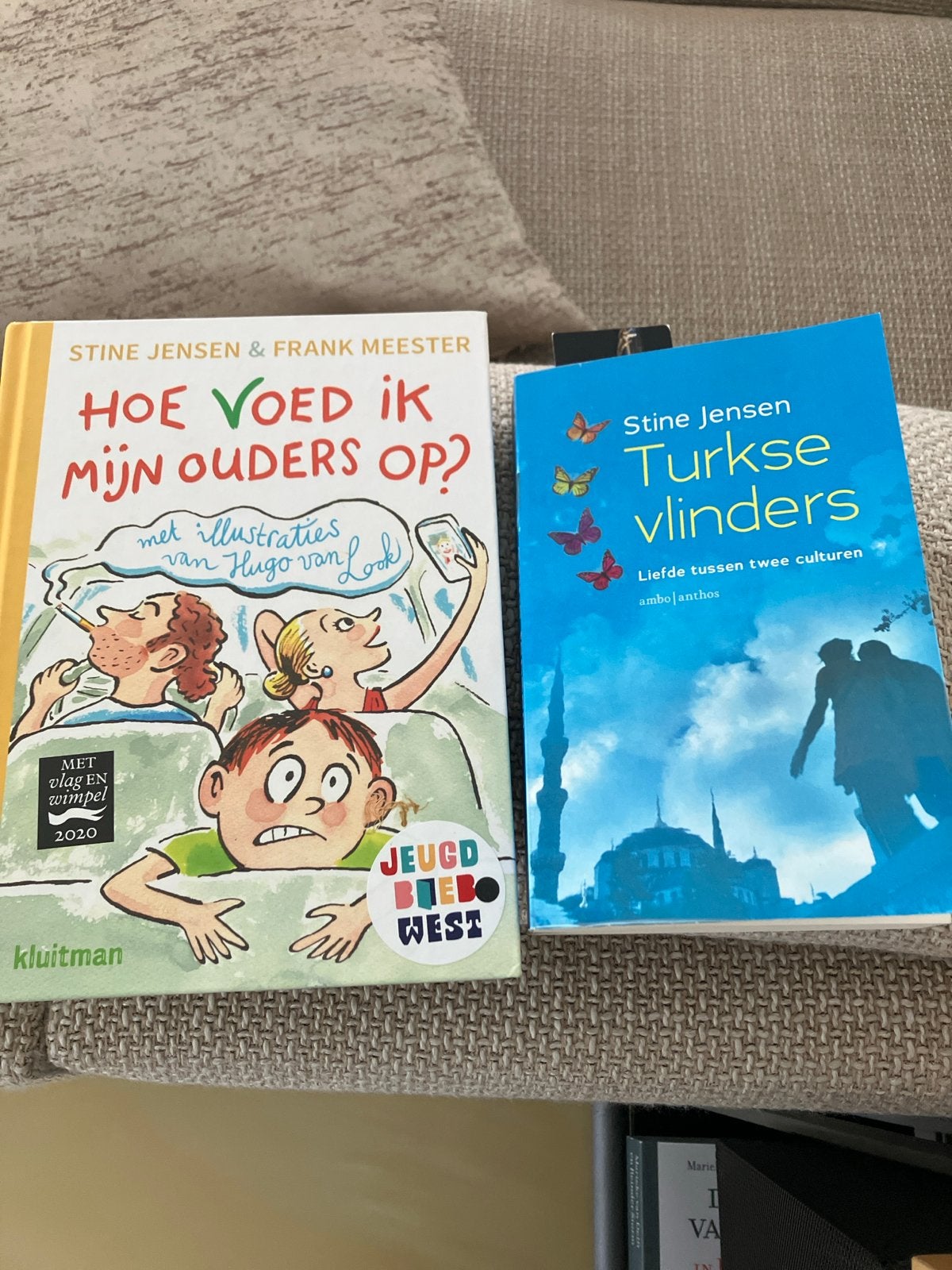 2 boeken: Hoe voed ik mijn ouders op? & Turkse vlinders, Boeken, Ophalen of Verzenden, Nieuw, Fictie algemeen