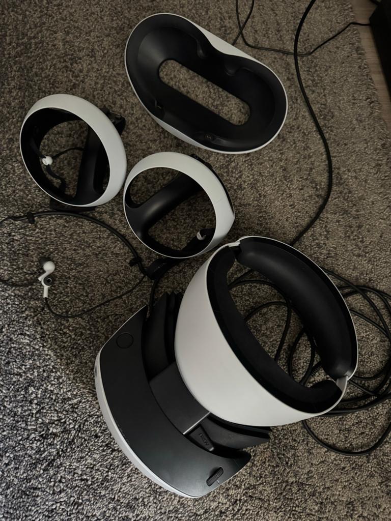 Sony PlayStation VR2 Headset+Sense Controllers + laadstation, Ophalen, Zo goed als nieuw, VR-bril, Sony PlayStation