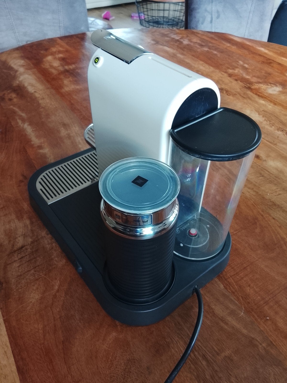 Nespresso Magimix koffiemachine met melkopschuimer, Info@magimix.nl, Magimix France, 90-92 Rue de Paris, 91300 Massy, Frankrijk
