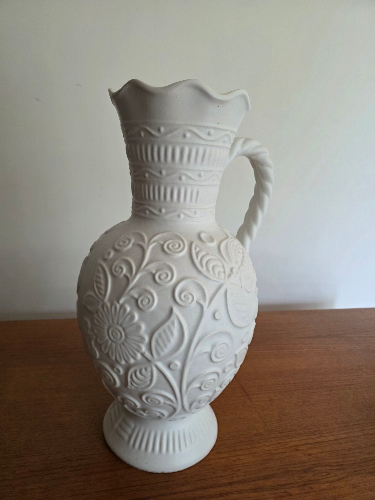 Bay keramiek witte vaas met bloemenreliëf, Ophalen of Verzenden