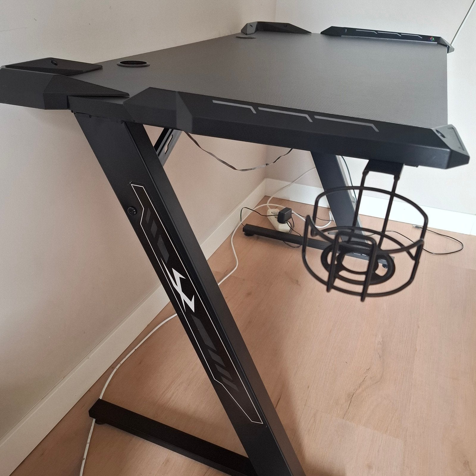 Gamingbureau Z-vormig - led licht, Ophalen, Zwart, Gebruikt, 110 cm