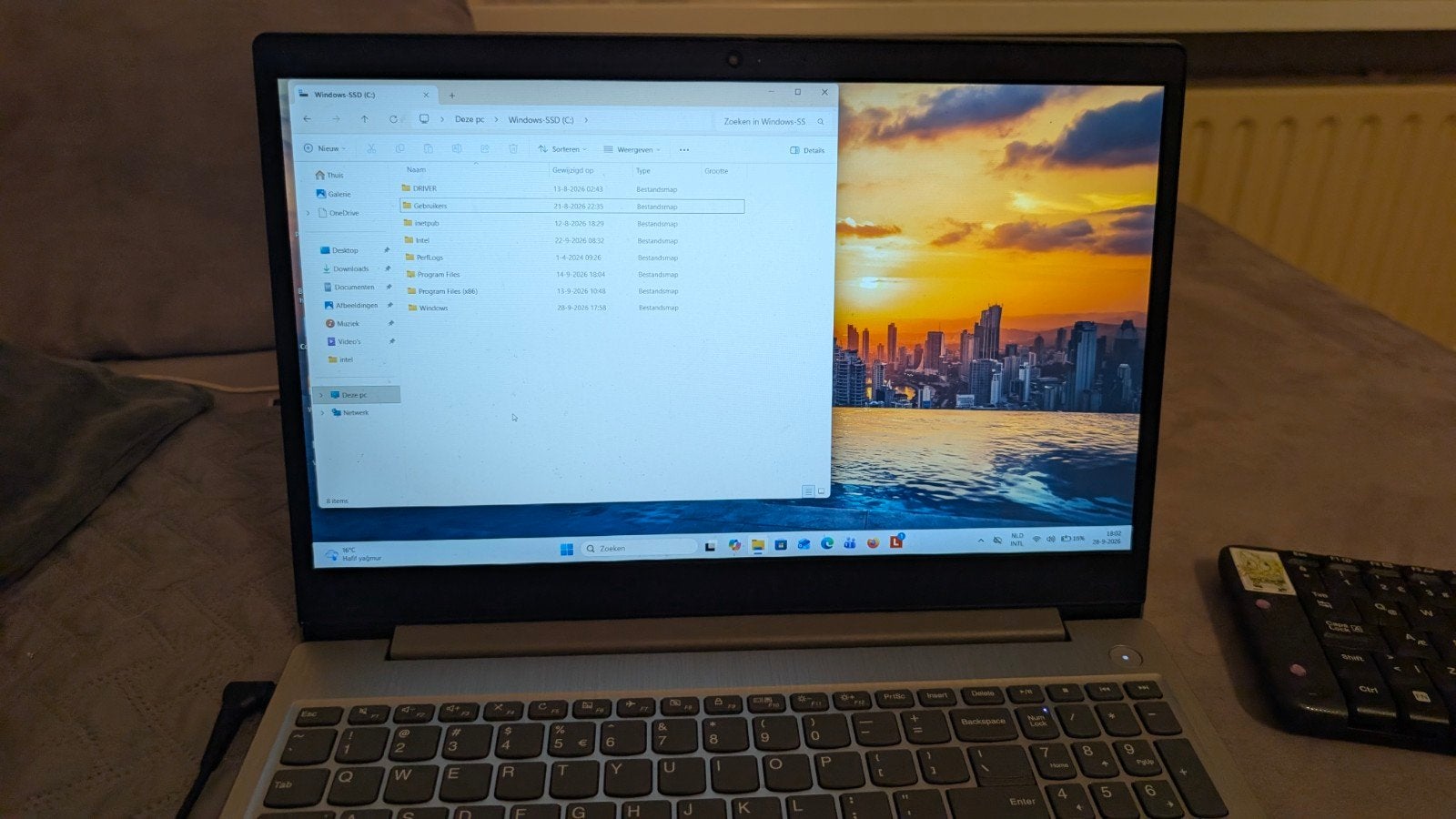 Lenovo Laptop - Intel Core i5, 12GB RAM, 512GB Opslag, Intel Core i5-1035G1, Met videokaart, Minder dan 2 Ghz, Zo goed als nieuw