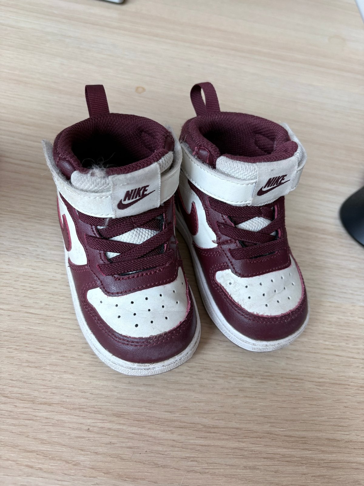 Nike schoenen maat 22 - Zo goed als nieuw, Ophalen of Verzenden, Zo goed als nieuw, Schoenen