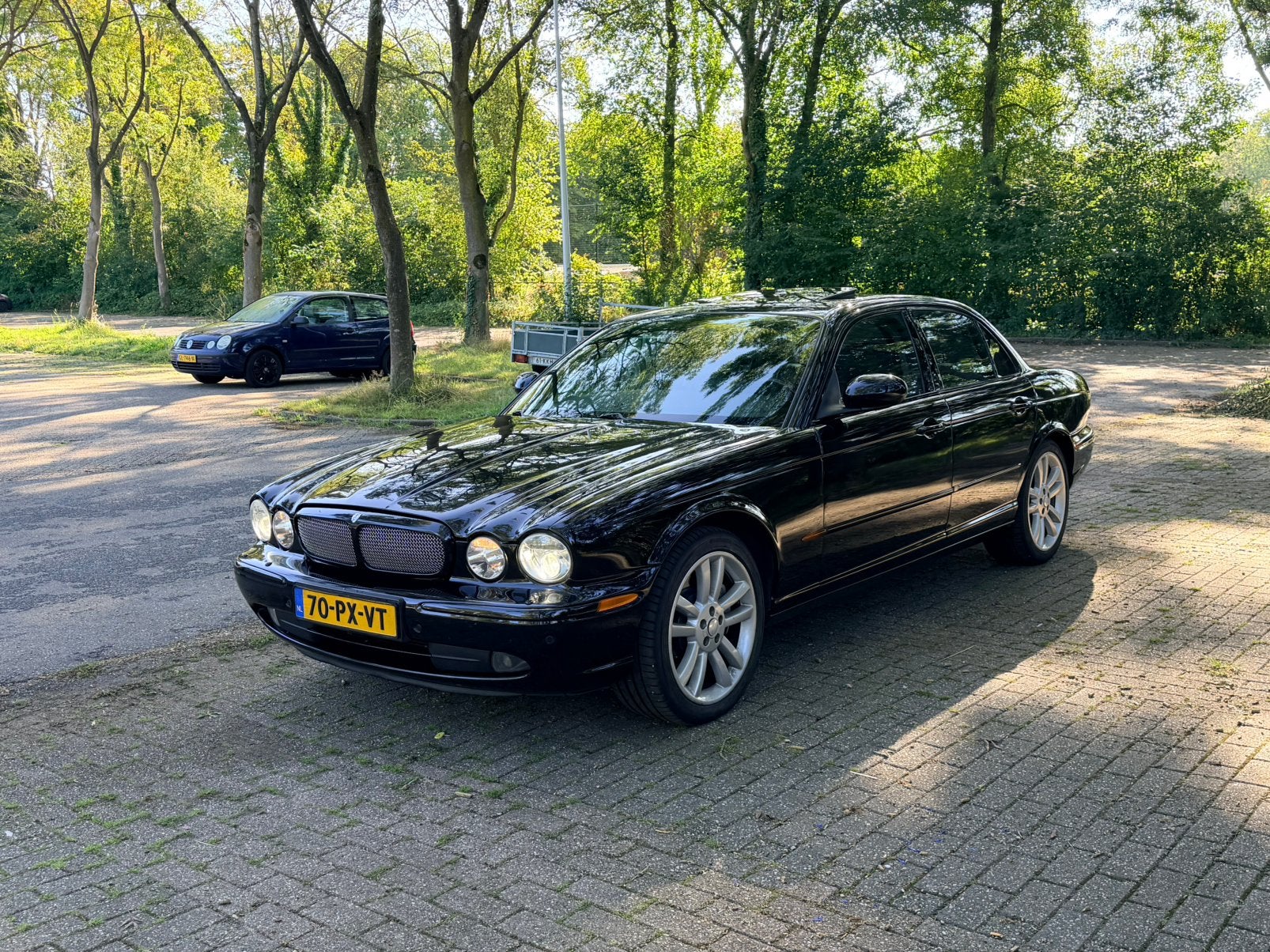 Jaguar XJR 4.2 SC / Xenon / Autom. / Alcantara / TOP onderh., Automaat, Achterwielaandrijving, Zwart, Traction-control